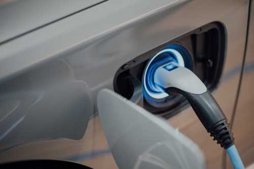 Electric Vehicle Sales Surpass Traditional Cars for First Time in Canada