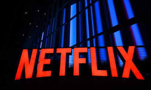 Netflix's 1,000 Job Cuts Signal Streaming's Reckoning: Market Share Erosion and the $1 Billion Live Sports Gamble