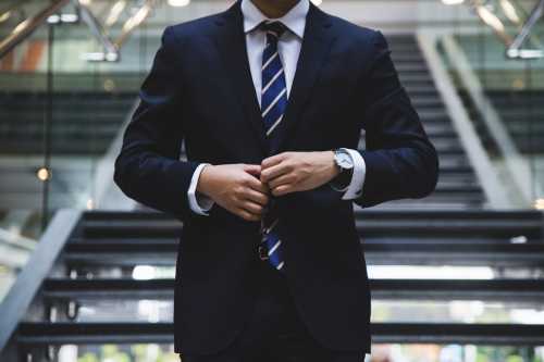 Retailers Bet on Linen, Cashmere and Comfort for Fall 2026 as Menswear Evolves