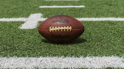 The Algorithmic Fragmentation of the Gridiron: How Media Shifts and Global Expansion Are Rewiring Football Economics