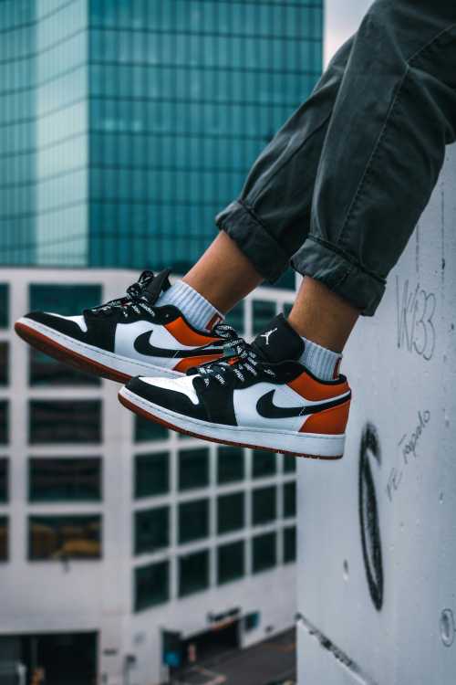 The Hype Correction: How Algorithmic Flippers and Gorpcore Gluts Are Forcing a Streetwear Market Reset